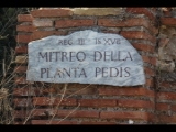 05195 ostia - regio iii - insula xvii - caseggiato del mitreo della planta pedis (iii,xvii,2) und mitreo - schild.jpg